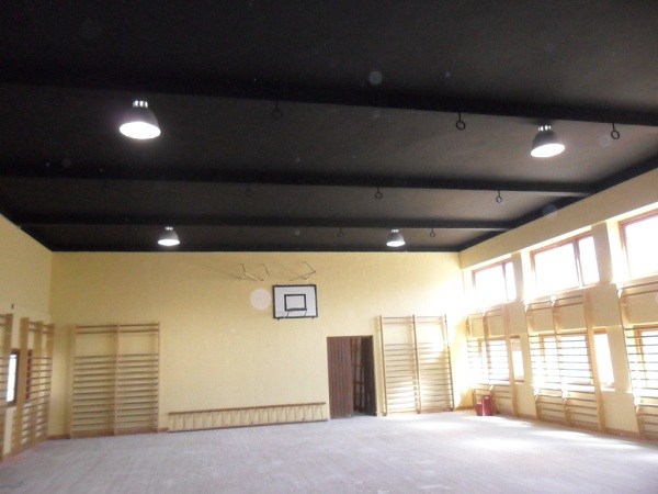Interior del Gimnasio del CP Jos Ramn Villa - Trabajos de la nueva instalacin electrica y de iluminacin.